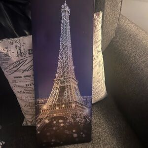 Elegant Eiffel Tower Wall Decor Hook - Black and White